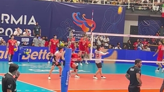 گرم کردن تیم ژاپن قبل از بازی با ایران