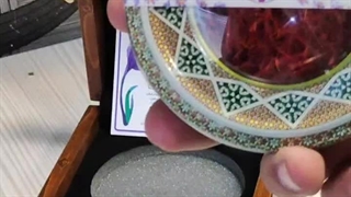 جعبه کادو زعفران – ۴ گرم زعفران – کد ۱۳۰۲ – فروشگاه زعفران آنا قاین